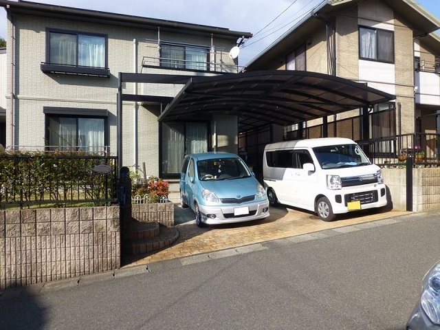 カーポートの増設と駐車スペースの拡張のご依頼でした