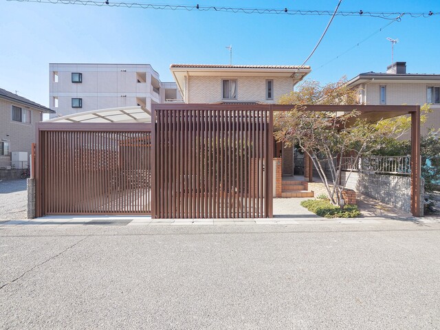 プラスGを使用したセミクローズ外構へリフォーム
