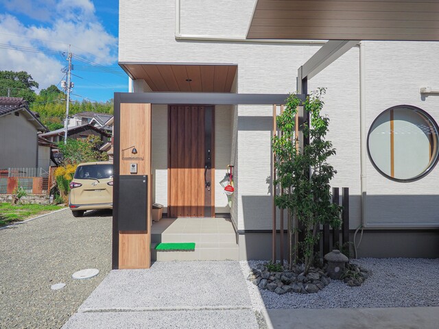 プラスGを使用した門柱